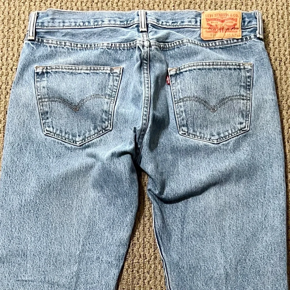 Levi's 501 Original Fit  Jeans Medium‎ Wash Button Fly